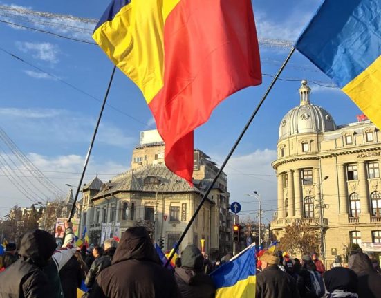 AUR promite proteste saptamanale Suntem siguri ca AUR poate inlocui Guvernul