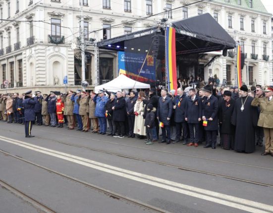 Alexandru Muraru Pentru prima data dupa 1989 extremistii au huiduit si jignit Biserica si preotii la evenimentele solemne din Iasi