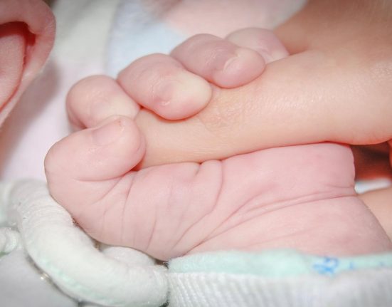 Ancheta in Gorj Bebelus mort la 17 ore dupa nastere fara neonatolog