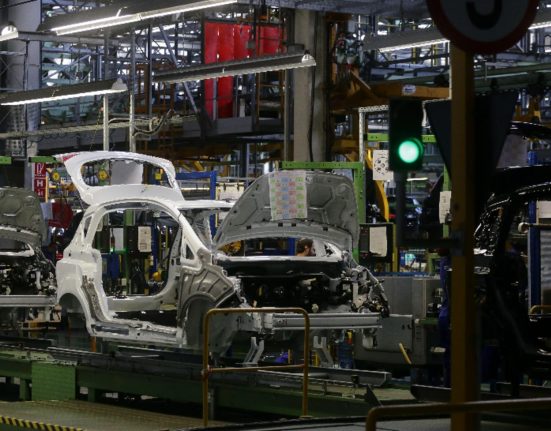 Ce sunt creditele de mediu si cum pot distruge industria auto europeana Cine beneficiaza