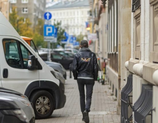 Codul Rutier 2025 Este legal sa parchezi pe trotuar