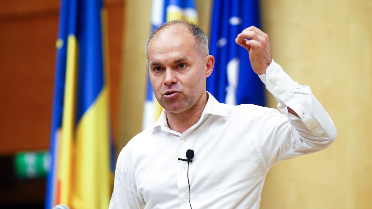 Daniel Funeriu exclude retragerea de la prezidentiale si vrea in turul doi cu Nicusor Dan
