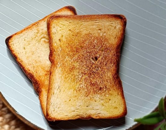 De ce nutritionistii recomanda painea prajita