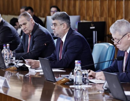 Guvernul aproba calendarul alegerilor prezidentiale primul tur pe 4 mai