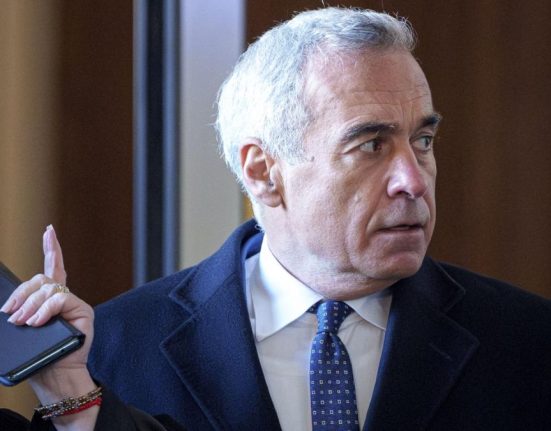 ICCJ a respins cererea lui Calin Georgeascu de reluare a turului doi al alegerilor prezidentiale Decizia e definitiva