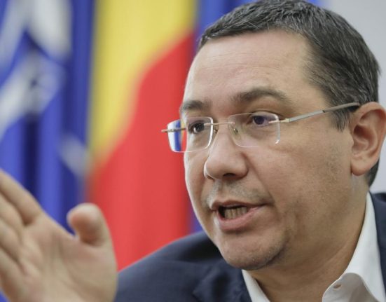 Victor Ponta il critica iar pe Crin Antonescu Fara Antonescu Candidat PSD pot fi eu