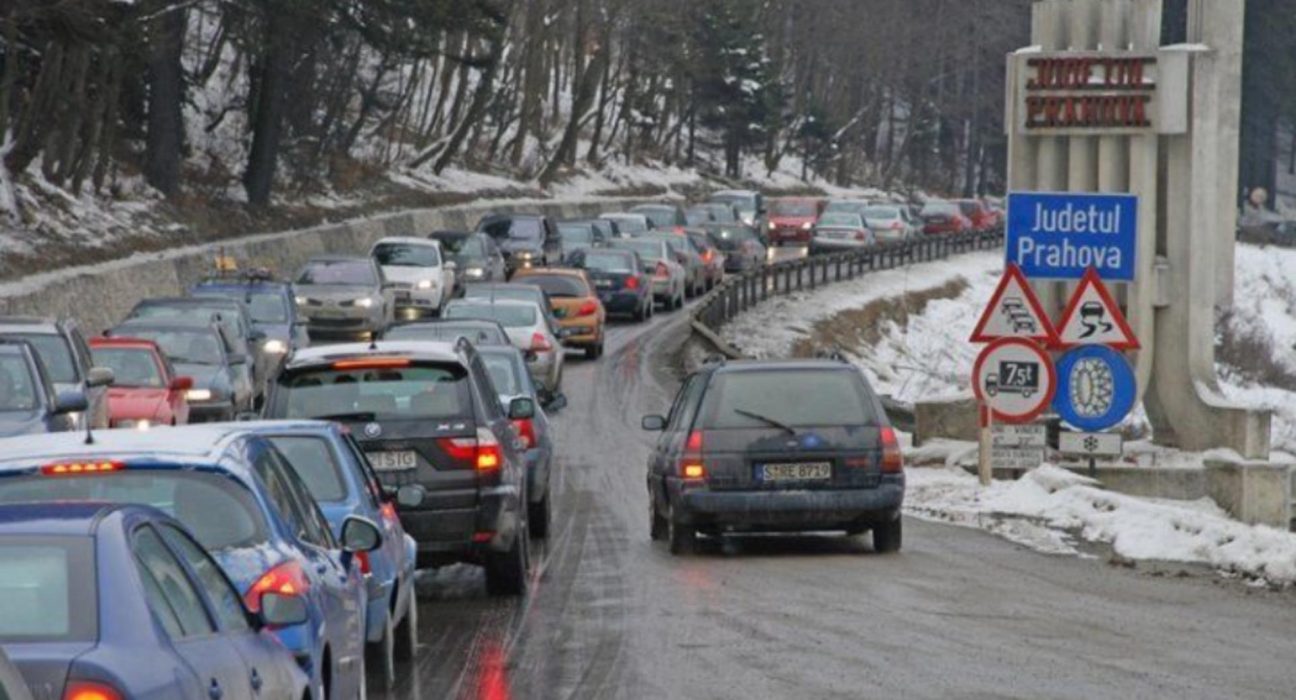 Aglomeratie pe Valea Prahovei trafic lent pe DN1