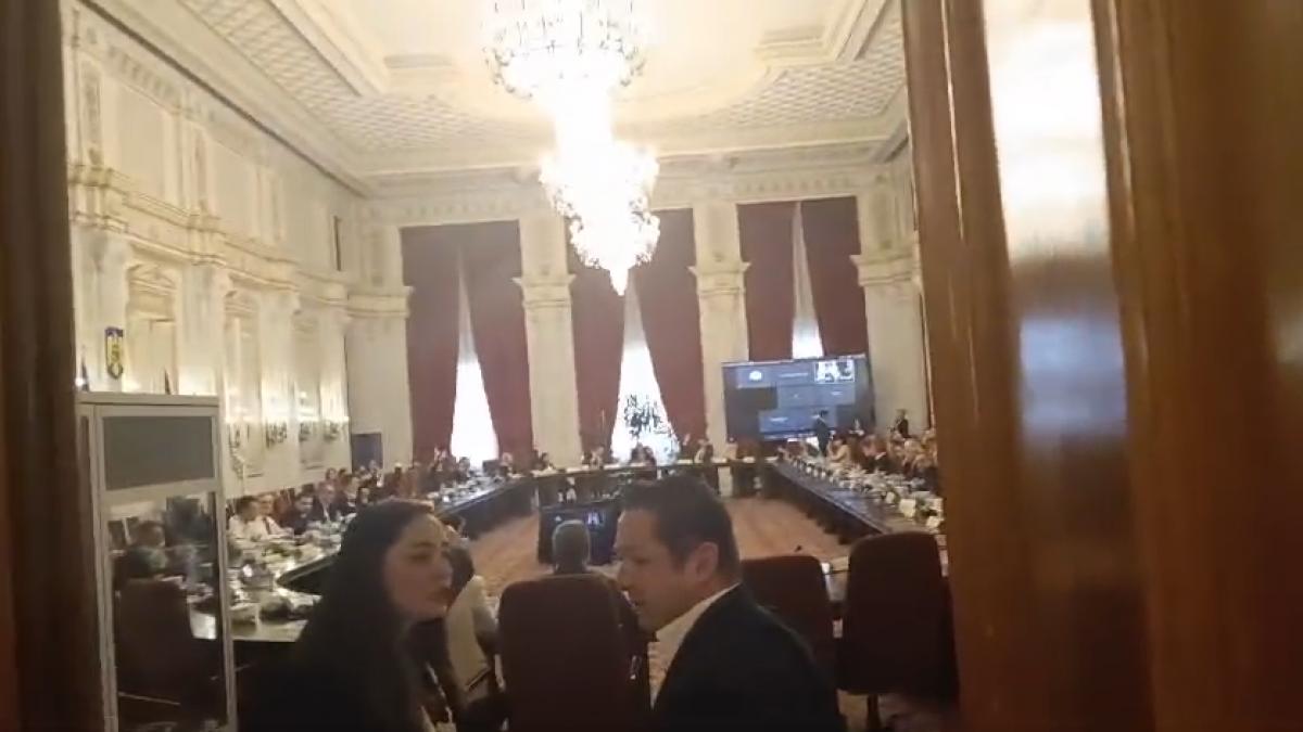 Circ in Parlament privind suspendarea lui Iohannis doi senatori SOS si au retras semnaturile doi USR isti au semnat