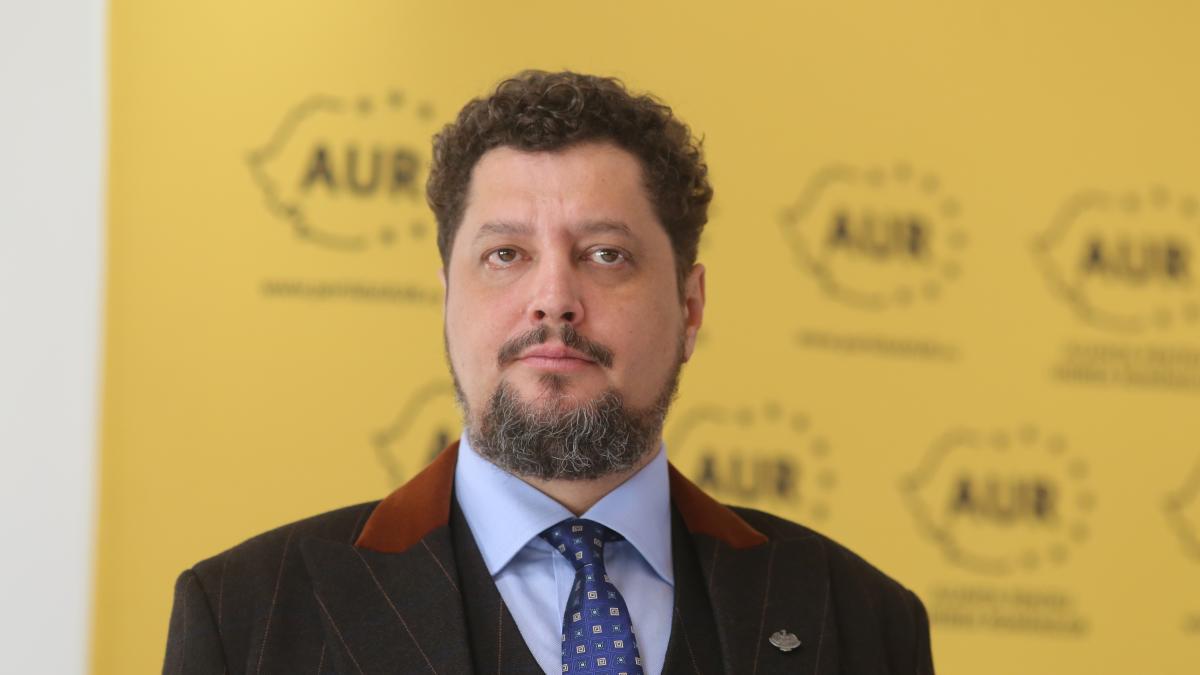 Claudiu Tarziu ar putea candida la prezidentiale pentru suveranisti Planul B Simion nu candideaza