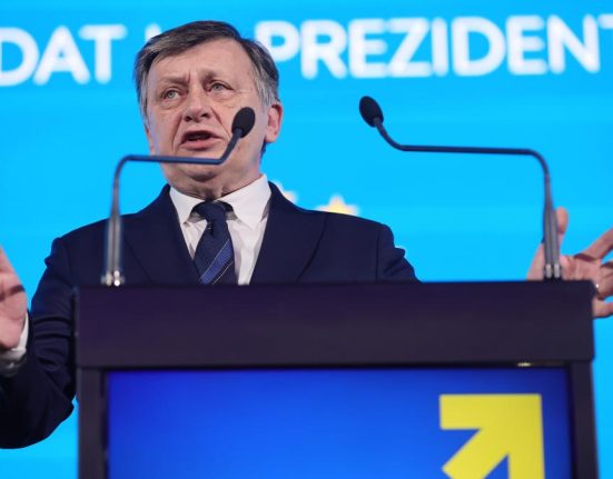 Crin Antonescu alegere corecta afirma Kelemen Hunor Schimbarea in coalitie favorizeaza pe Georgescu
