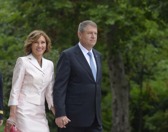 Cum poate statul recupera banii din chirii de la familia Iohannis Tanczos Barna E foarte complicat