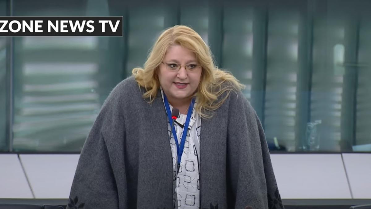 Denunt penal impotriva Dianei Sosoaca pentru laudarea lui Ceausescu