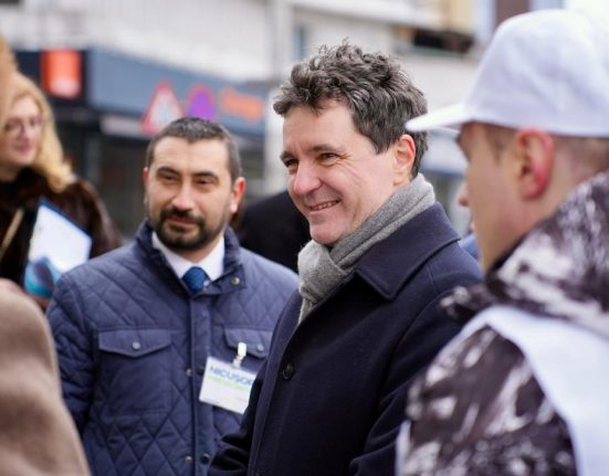 Nicusor Dan a delegat atributiile si a plecat in Moldova