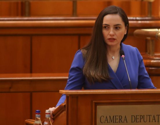 Presedinta POT a starnit indignare in Parlament amenintand Sa va luati bagajele si sa plecati din tara