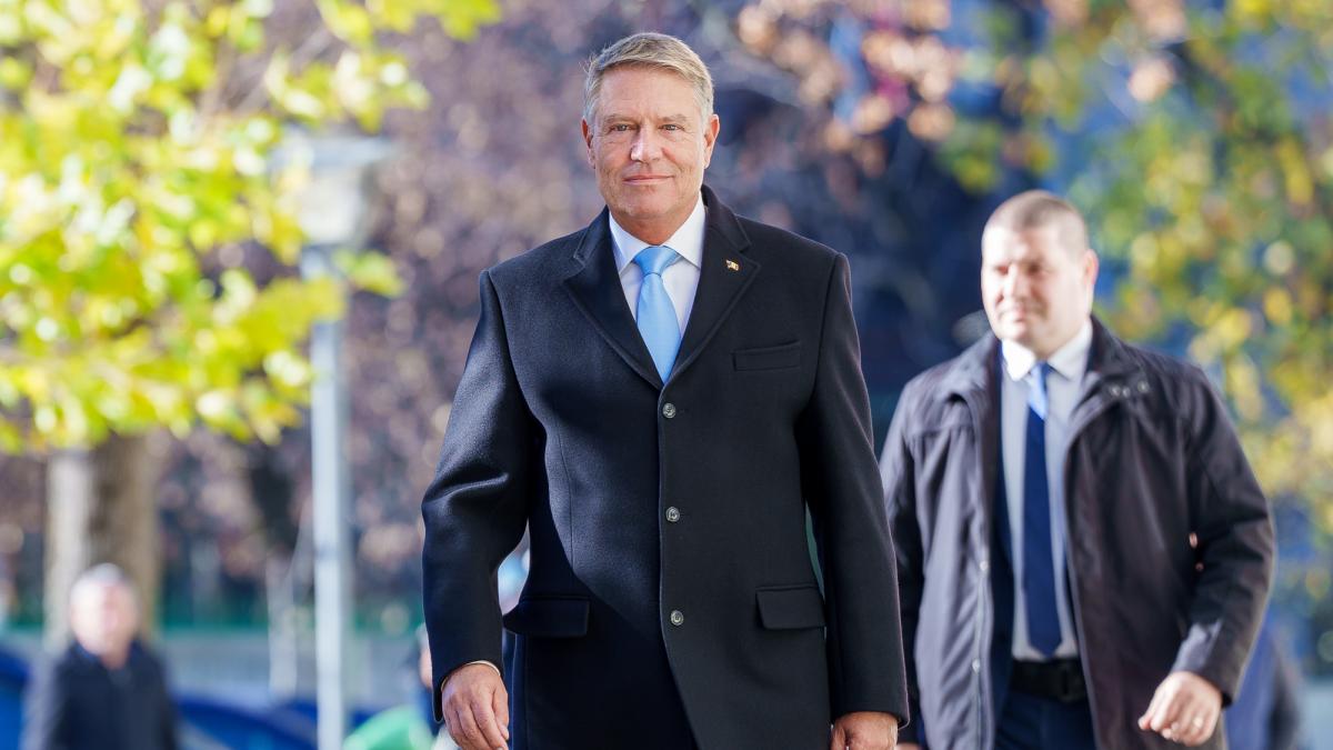 Presiune crescuta pe Klaus Iohannis sa demisioneze Procedura de suspendare incepe luni in Parlament