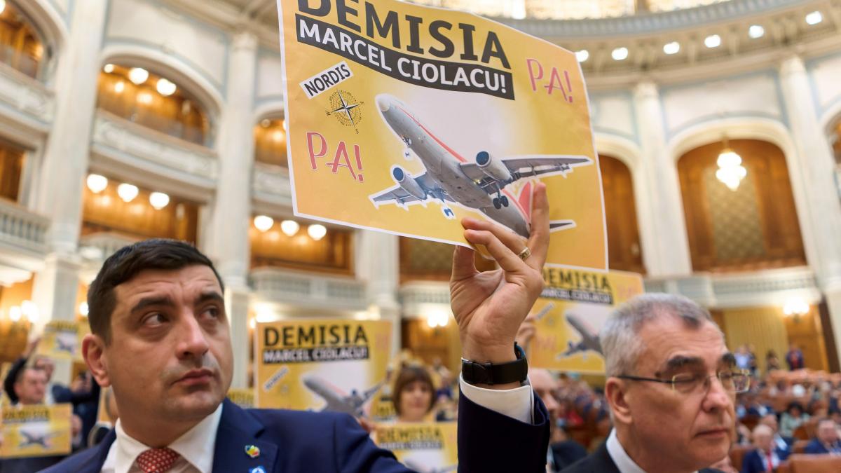SOS si AUR au strans semnaturi pentru motiunea impotriva Guvernului Ciolacu Cand o depun
