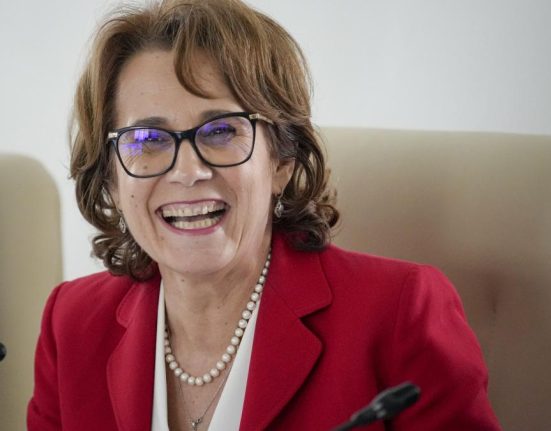 Senatoarea Nicoleta Pauliuc 35 milioane vizualizari in mai putin de o luna pentru videoclipuri despre pericolele online