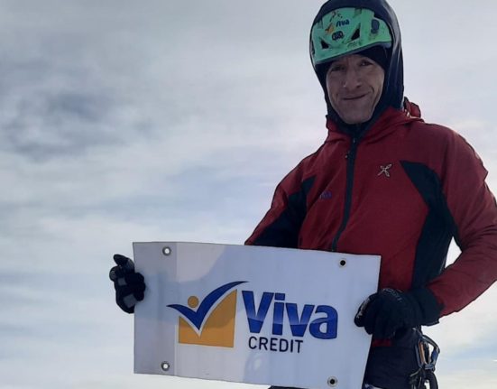 Alpinistul roman Teofil Vlad a finalizat circuitul Seven Summits