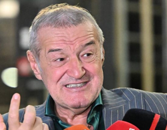 Becali l a atacat pe Simion Nu mai sunt nea Gigi Declinul lui va veni oamenii il vor alege pe Tarziu
