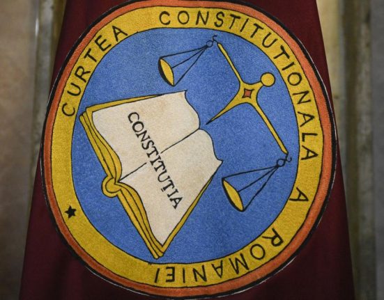 CCR analizeaza duminica doua contestatii privind candidaturile lui George Simion si Victor Ponta la alegerile prezidentiale