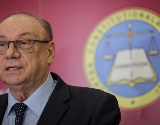 CCR judeca sambata doua contestatii la candidaturi prezidentiale
