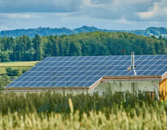 curtea-de-apel-bucurești-confirmă-ilegalitățile-din-casa-verde-fotovoltaice:-afm-și-bnr,-forțate-să-respecte-legea