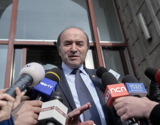 Ce va decide CCR daca Georgescu contesta respingerea candidaturii