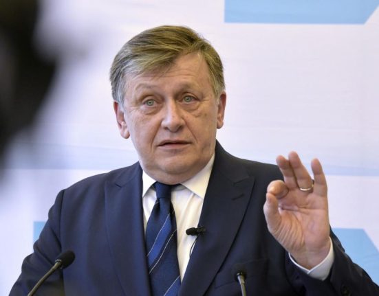 Crin Antonescu Serviciile secrete si justitia nu vor face politica