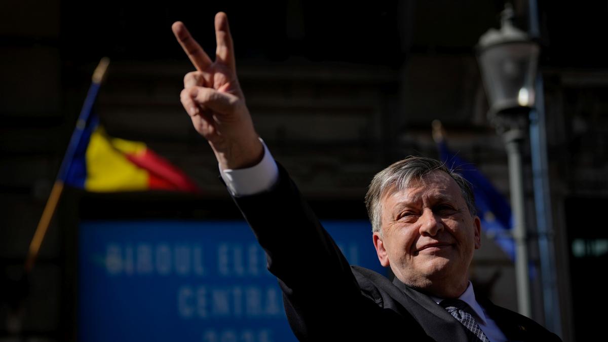 Crin Antonescu candidat prezidential 2025 Alianta Romania Inainte