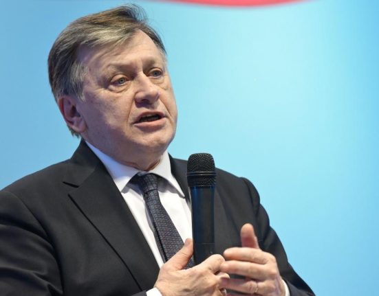 Crin Antonescu intalnire cu liberalii sector 3