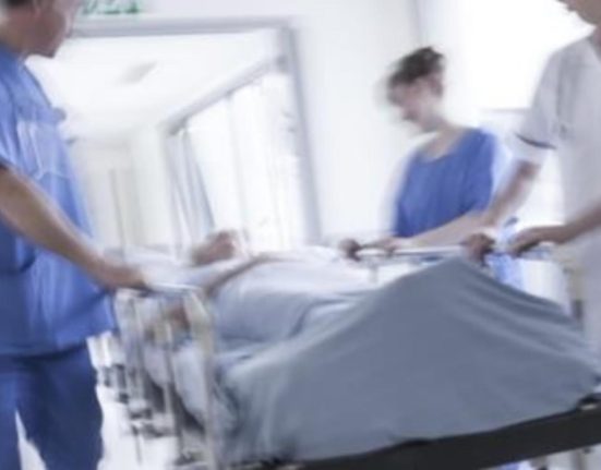 Justitie romaneasca Asistent reangajat dupa ce a batut un pacient