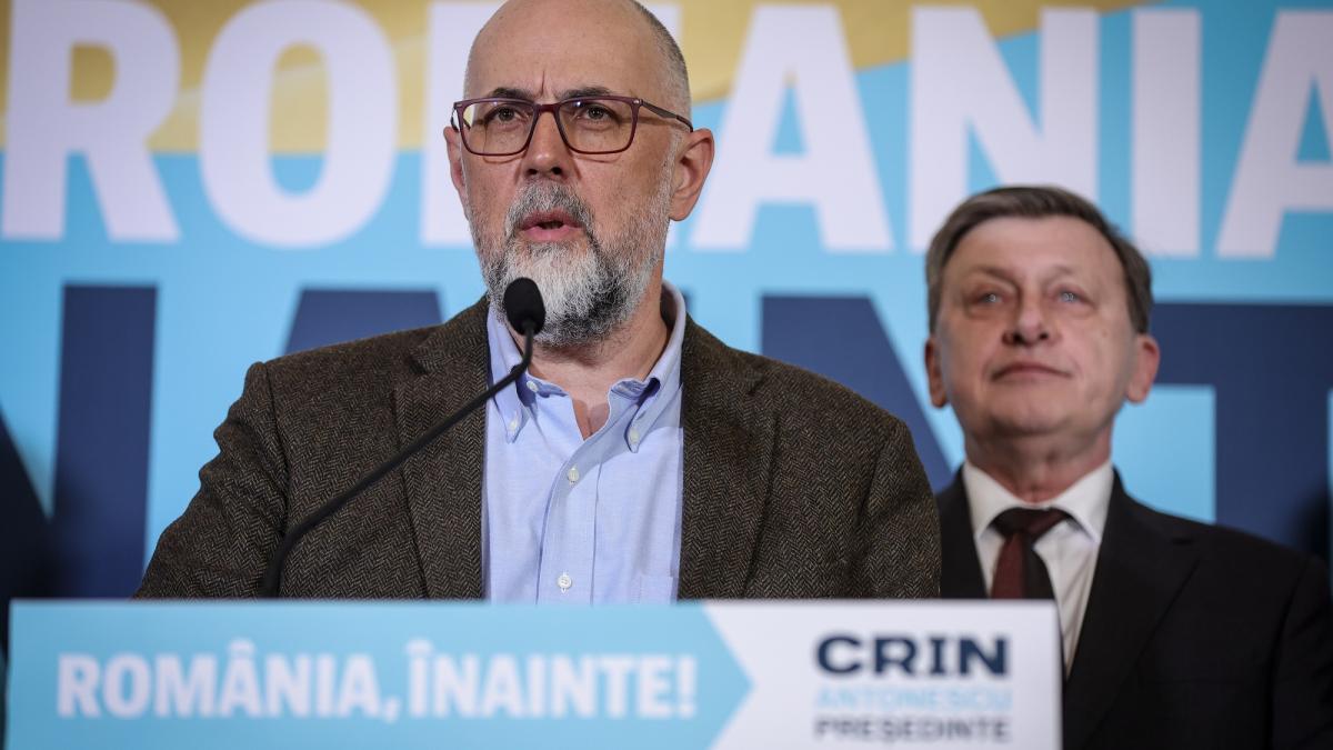 Kelemen Hunor il avertizeaza pe Crin Antonescu Domnul Dungaciu nu are ce cauta langa un presedinte