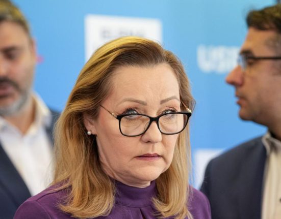 Lasconi Iohannis a fost desprins de realitate Sa zbori cu avioane private de lux pe zeci de milioane de euro e o aberatie