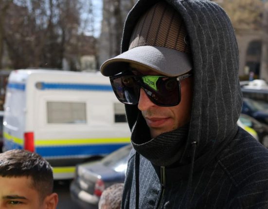 Milionarul Bogdan Peschir adus la Parchet camuflat