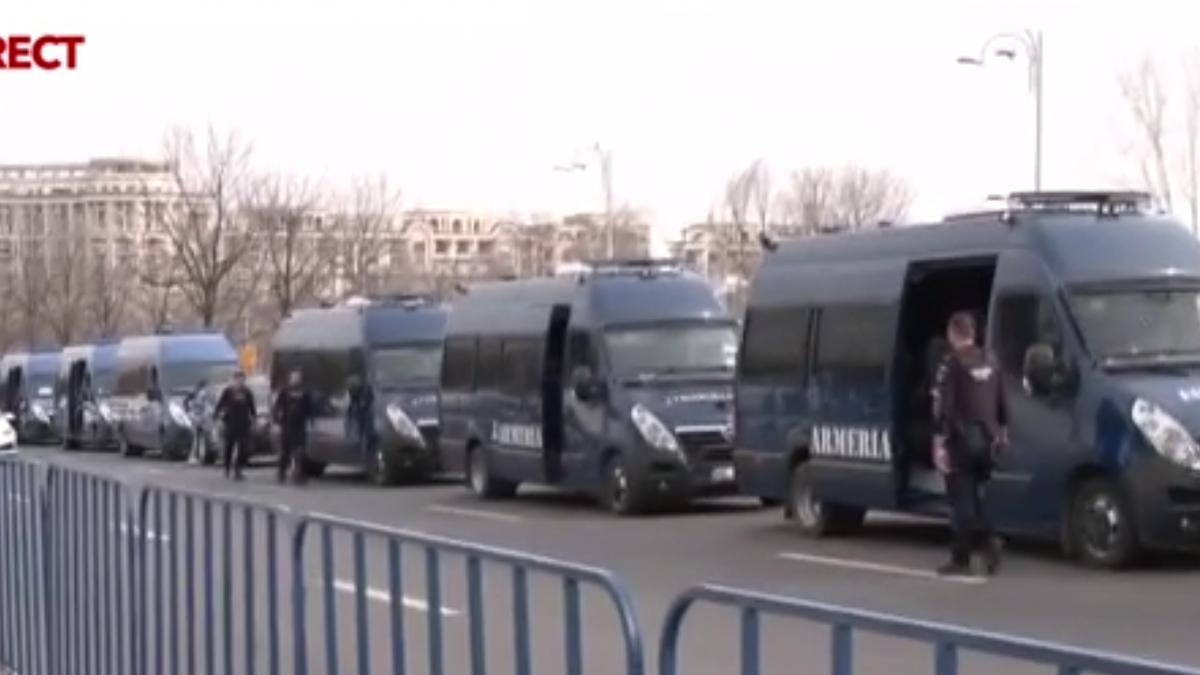 Mobilizare la CCR 25 de dube Jandarmerie pentru ordine