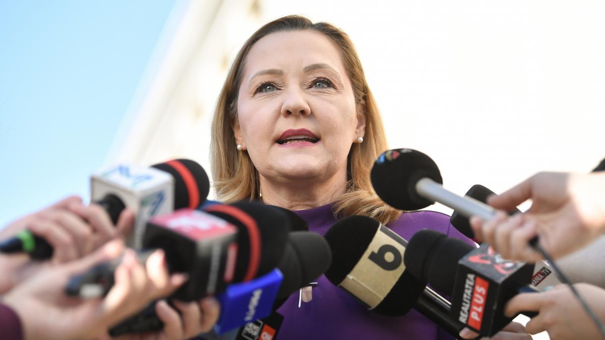 Presedinta USR Elena Lasconi Independentiiau mereu un grup de interese