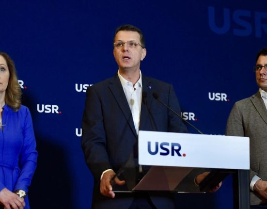 Raspunsul lui Ionut Mosteanu pentru Crin Antonescu Ai fost un chiulangiu parlamentar Vam stricat planurile