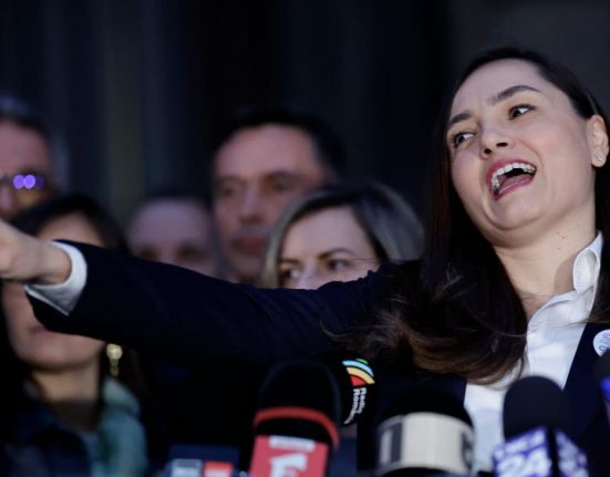 Sa radem cu sau de Anamaria Gavrila Ziceri antologice