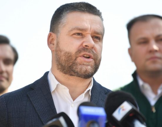 Ciprian Ciucu a dat in judecata MApN primarul contesta autorizatia pentru un hotel