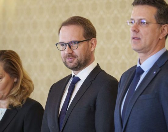 Circ in USR Fritz responsabil cu banii Lasconi absenta