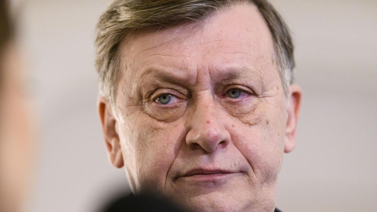 Crin Antonescu despre banii platiti de Simion Jignire pe bani publici