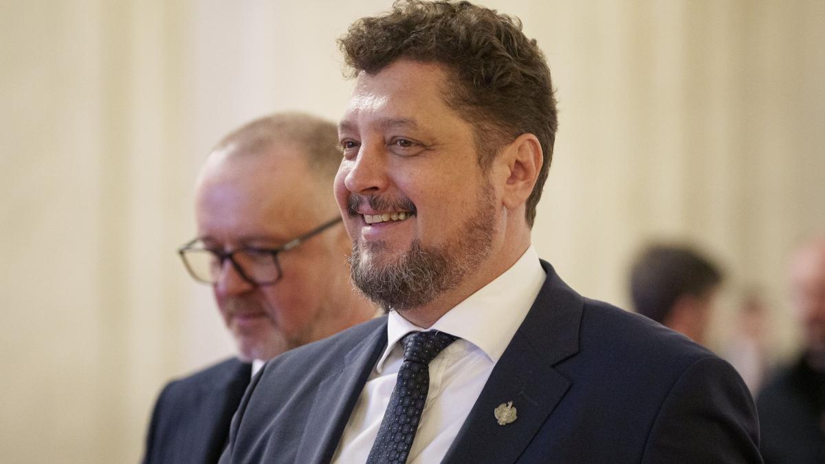De ce Calin Georgescu nu il sustine public pe George Simion