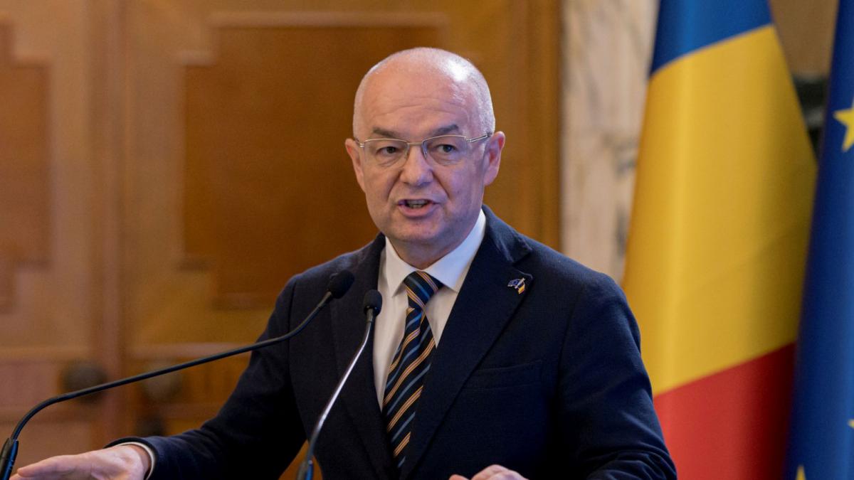 Emil Boc il critica pe Nicusor Dan Oamenii din Bucuresti se plangeau de lipsa apei calde Declaratii despre George Simion
