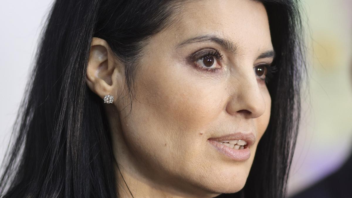Lavinia Sandru propune ca fiecare roman abuzat de o institutie publica sa primeasca minimum 10000 euro