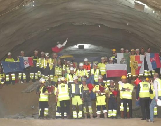Primul tunel rutier forat din Romania finalizat