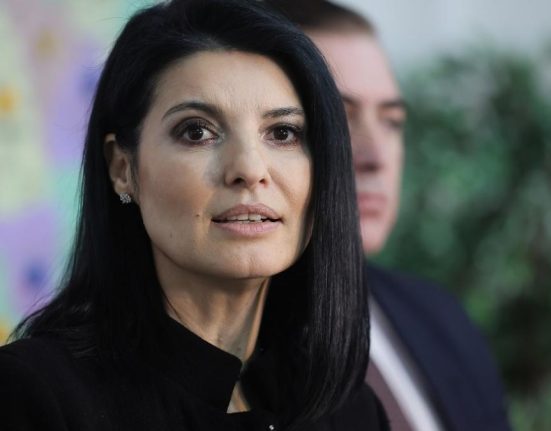 Reactie la inundatiile provocate de Ponta Victor Viitura ar distruge si Coloana Infinitului spune Lavinia Sandru