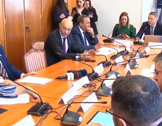 Scandal in Senat pe tema pensiilor speciale