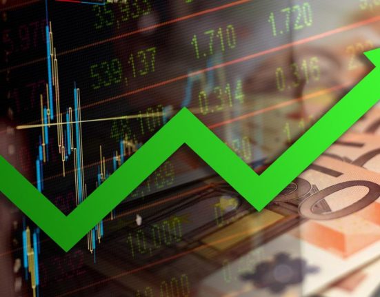 BNR anunta un nou curs record pentru euro 50991 lei