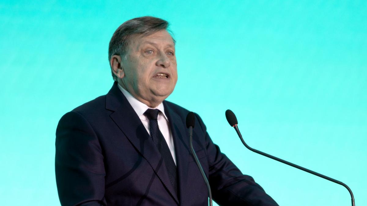 Crin Antonescu Europa e un spirit o civilizatie nu o lozinca sau o caricatura Europa este sub atac din interior si