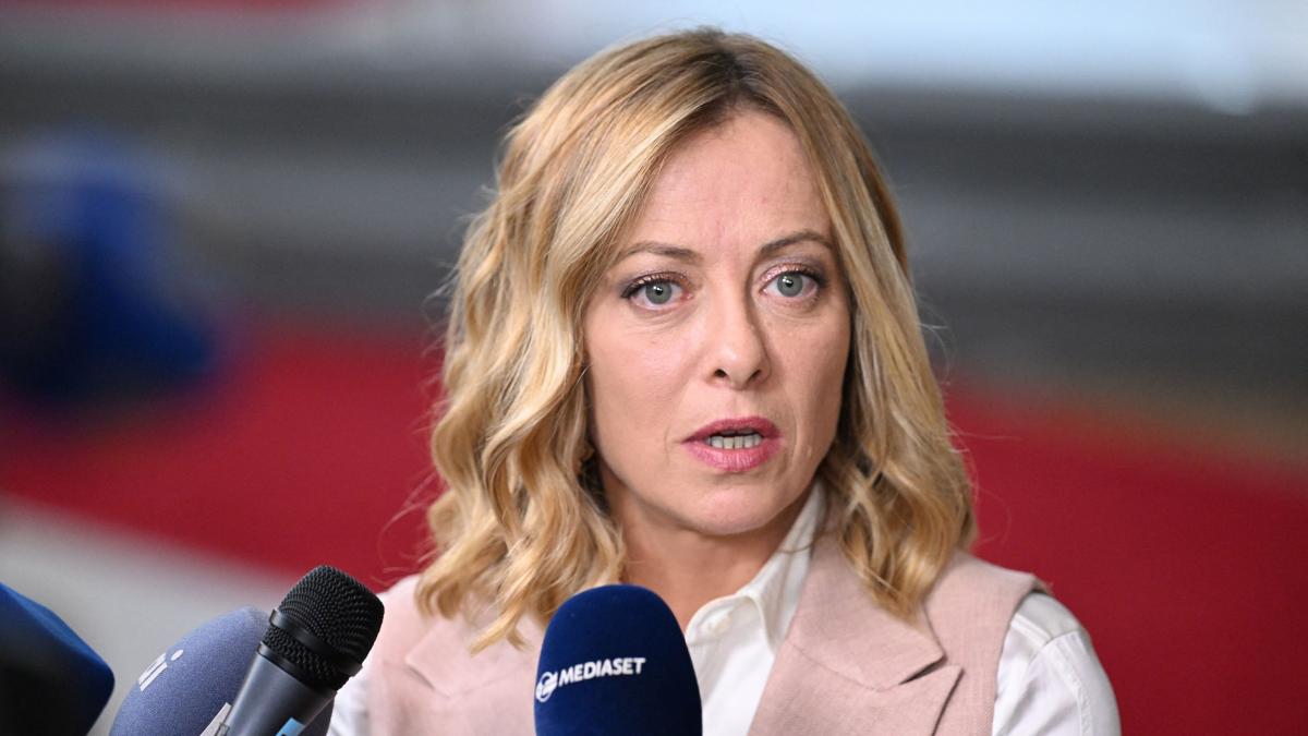 Giorgia Meloni nu l a felicitat pe Simion dupa alegeri